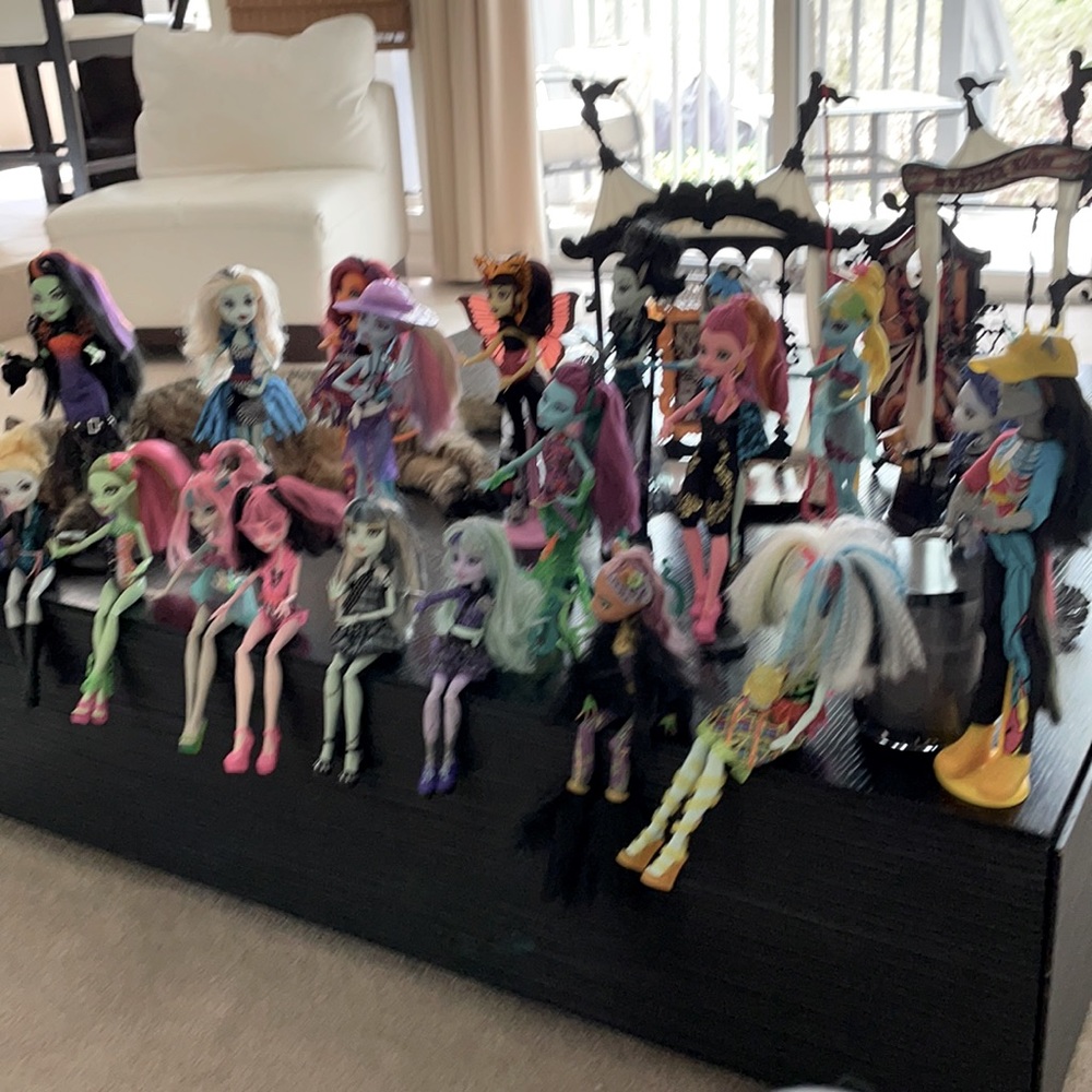 Monster High Dolls lot 21